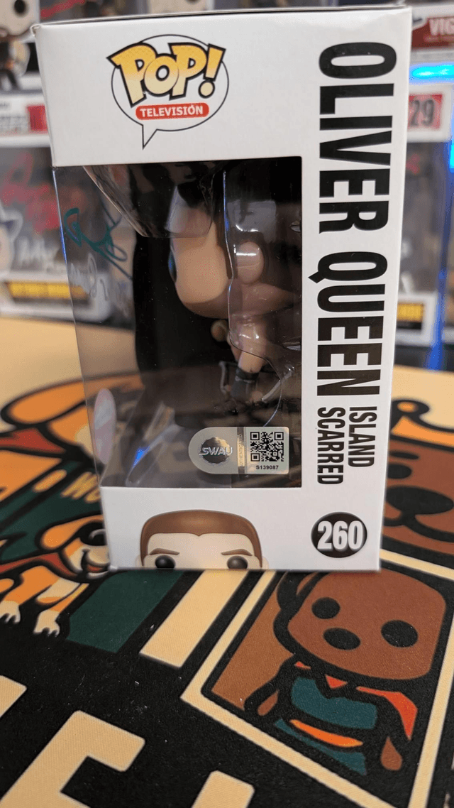 Funko Pop DC Arrow Oliver Queen Island Scarred 260 Signed By Stephen Amell with SWAU COA 