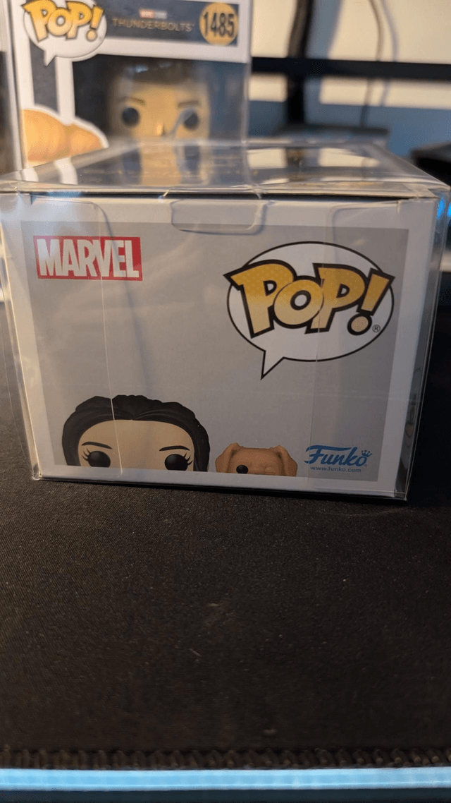 Funko Pop Marvel Hawkeye Kate Bishop 1212 Signed By Hailee Steinfeld with Beckett Witnessed Authentication