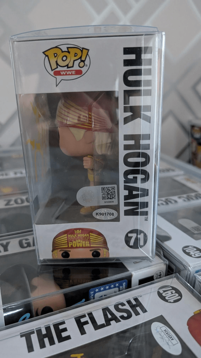 Funko Pop WWE Hulk Hogan 71 Signed with SWAU Authentication