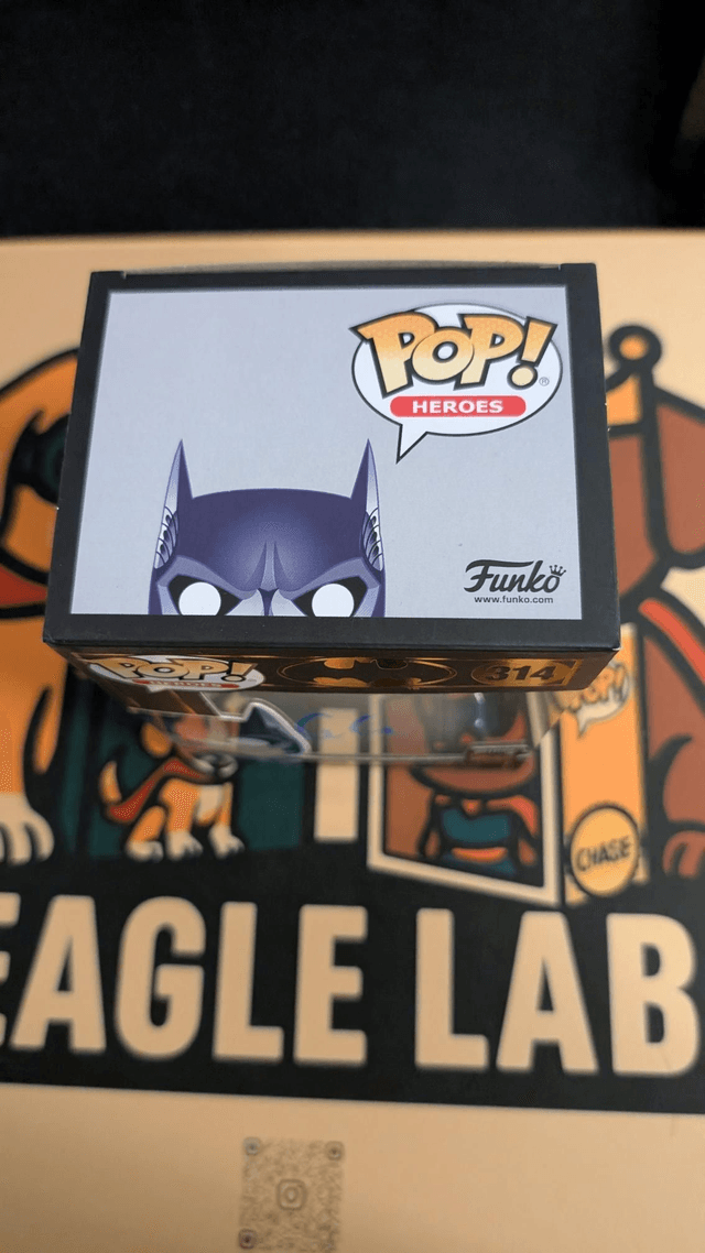 Funko Pop DC Batman 1997 314 Signed By George Clooney with Beckett Authentication 