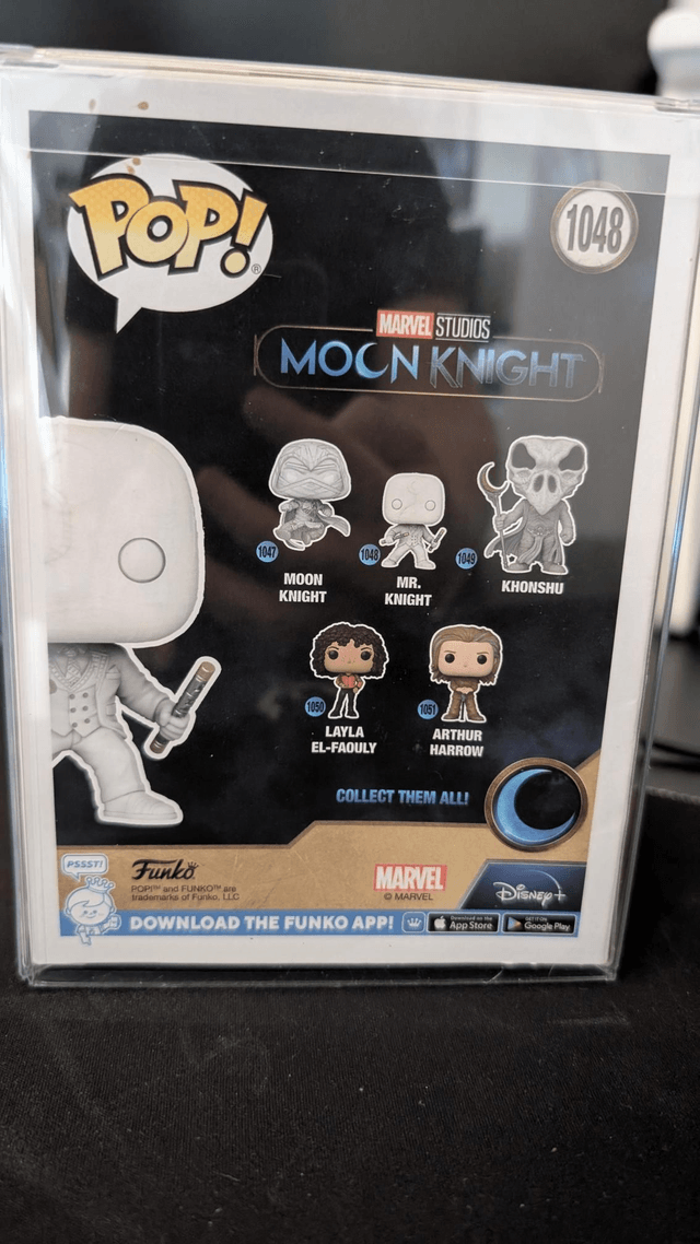 Funko Pop Marvel Moon Knight Mr Knight 1048 Signed By Oscar Isaac with Beckett Authentication 