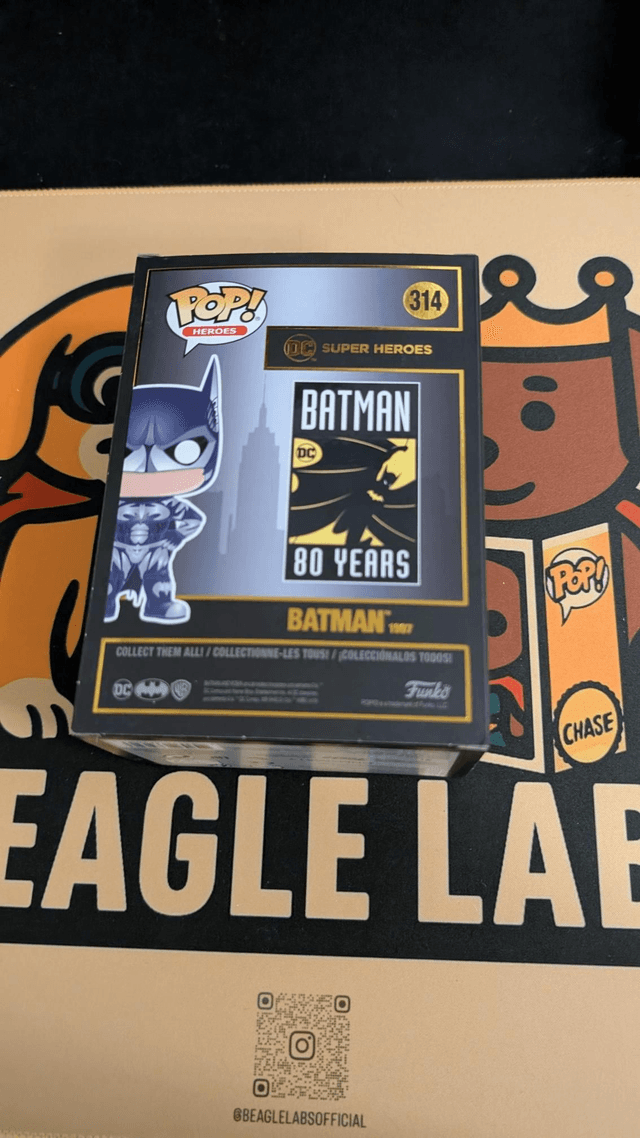 Funko Pop DC Batman 1997 314 Signed By George Clooney with Beckett Authentication 