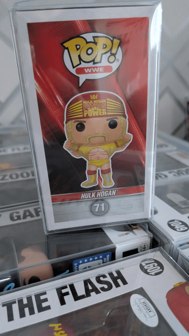 Funko Pop WWE Hulk Hogan 71 Signed with SWAU Authentication