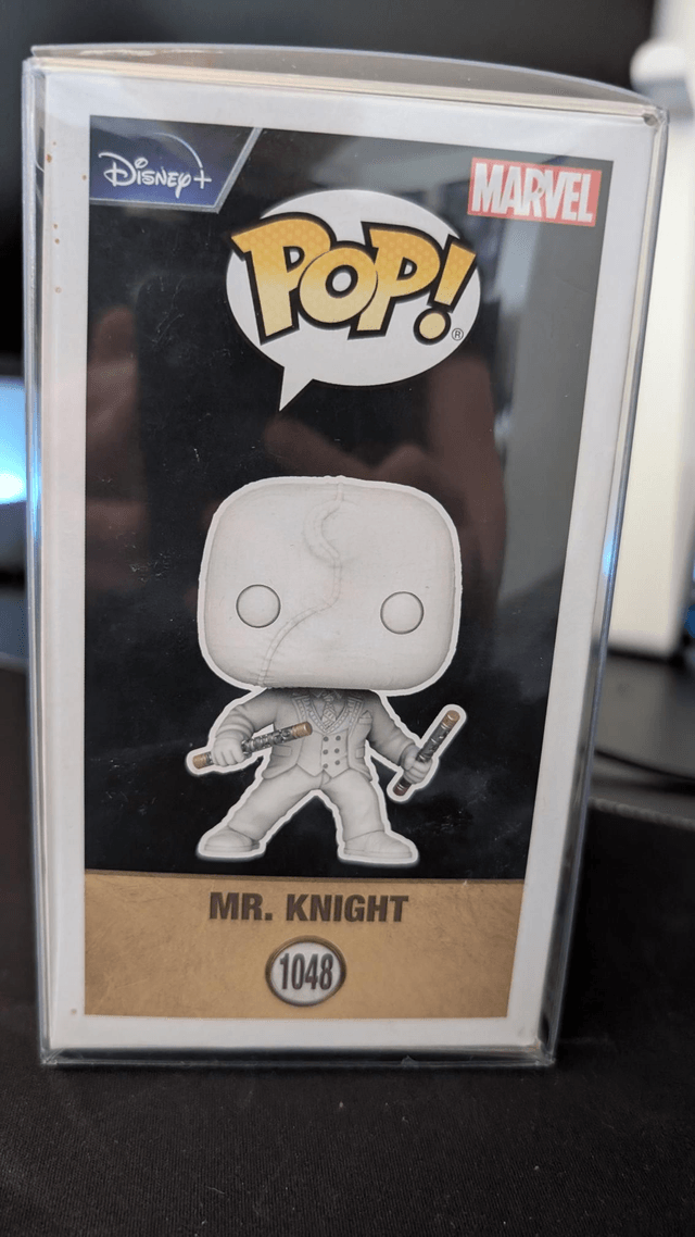 Funko Pop Marvel Moon Knight Mr Knight 1048 Signed By Oscar Isaac with Beckett Authentication 
