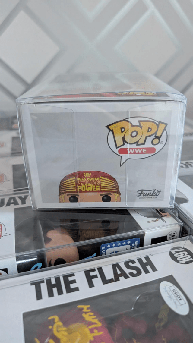 Funko Pop WWE Hulk Hogan 71 Signed with SWAU Authentication