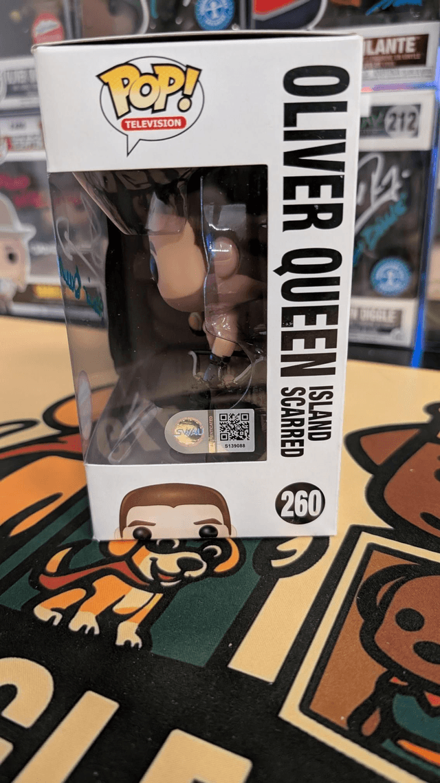 Funko Pop DC Arrow Oliver Queen Island Scarred 260 Signed By Stephen Amell with SWAU COA 
