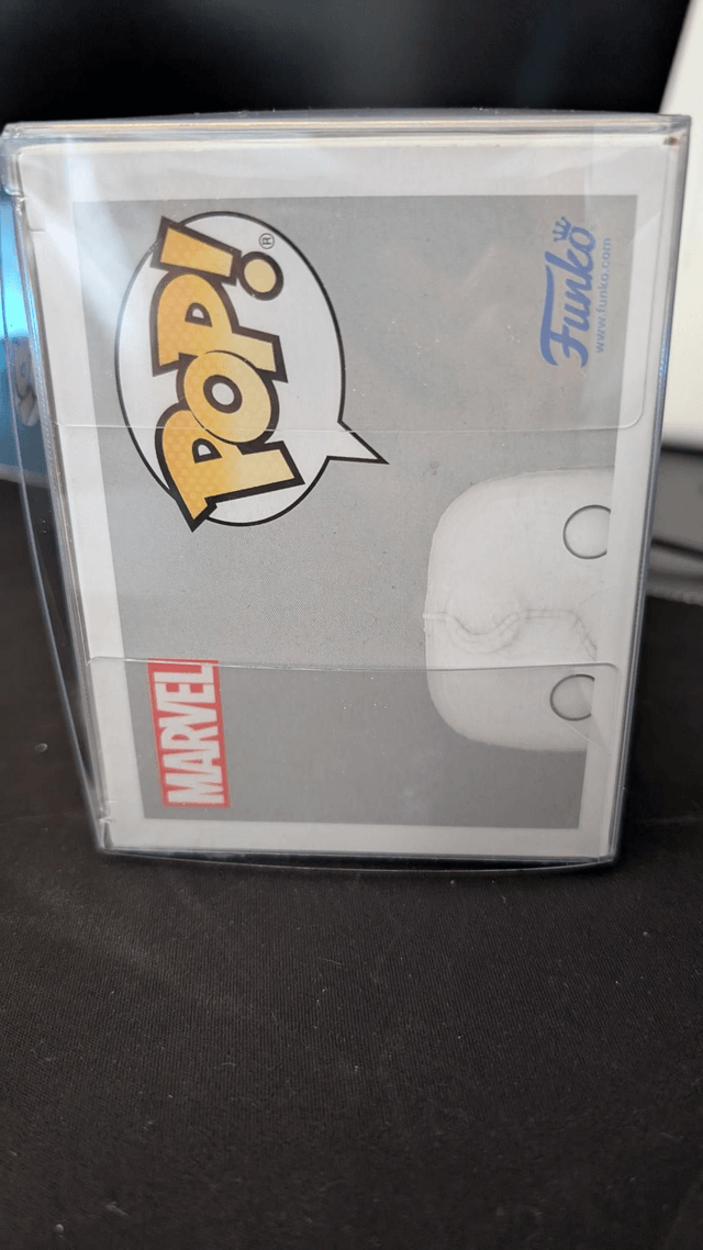 Funko Pop Marvel Moon Knight Mr Knight 1048 Signed By Oscar Isaac with Beckett Authentication 