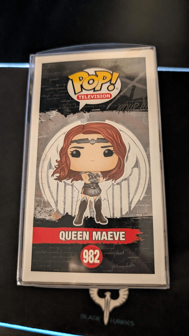 Funko Pop The Boys Queen Maeve 982 Signed By Dominique McElligott with SWAU Authentication 
